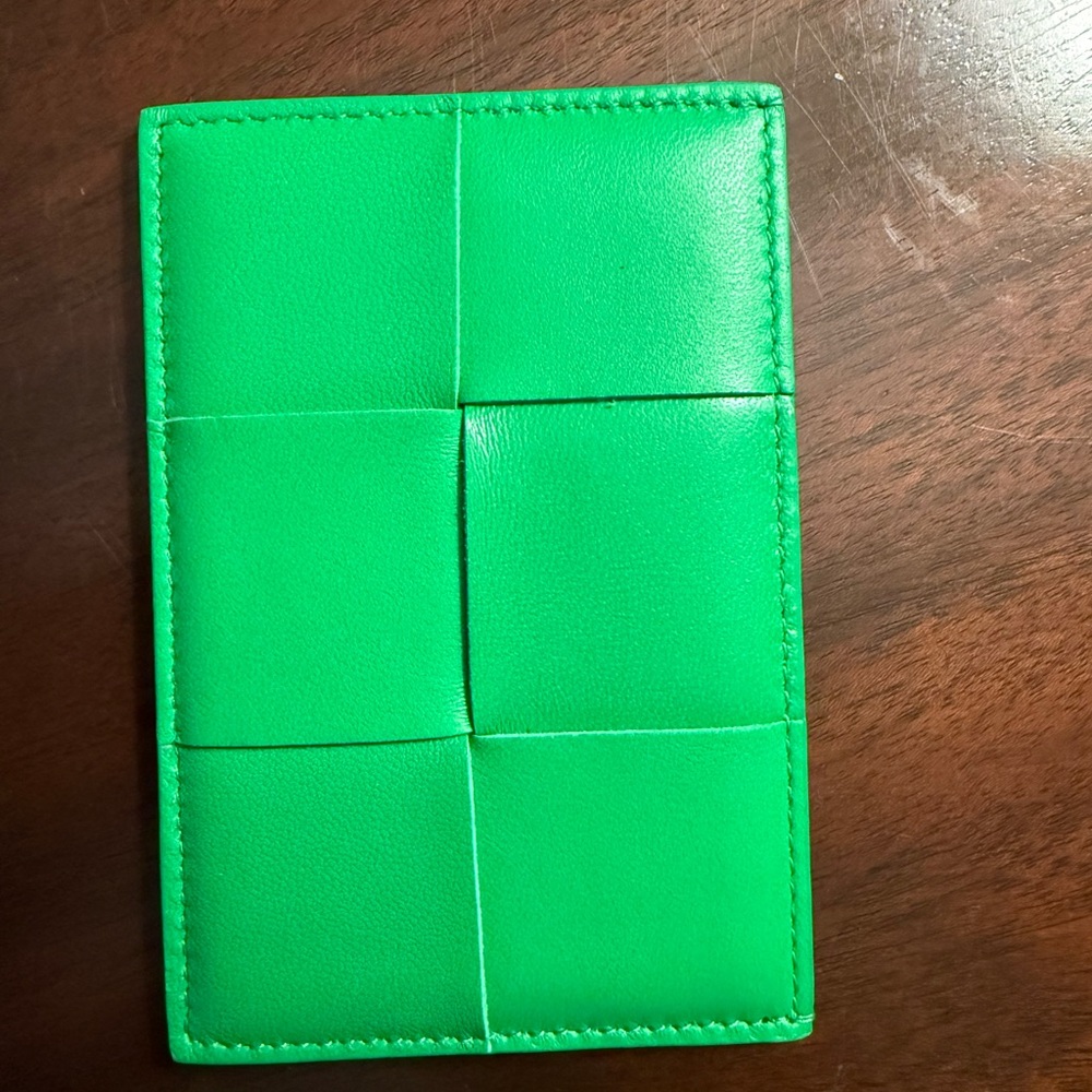 Bottega Veneta Vibrant Green Leather Card Holder